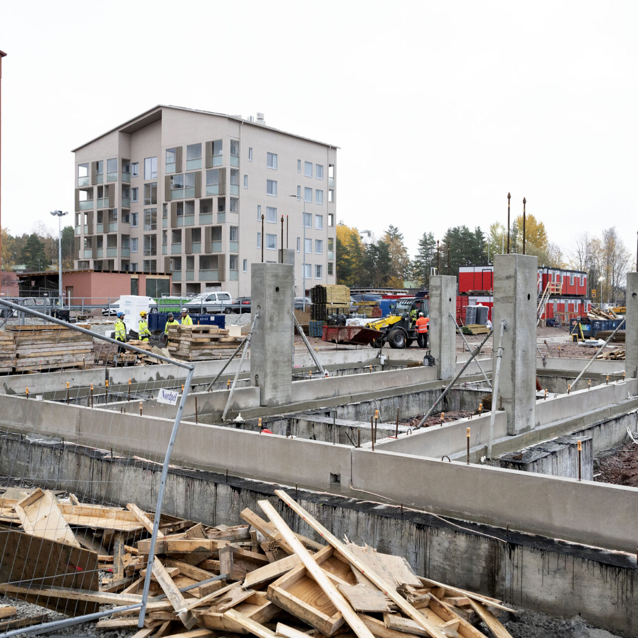 Rungon osuus asuinkerrostalon päästöistä on reilu 50 prosenttia. Kuva kerrostalotyömaalta Espoon Finnoosta.