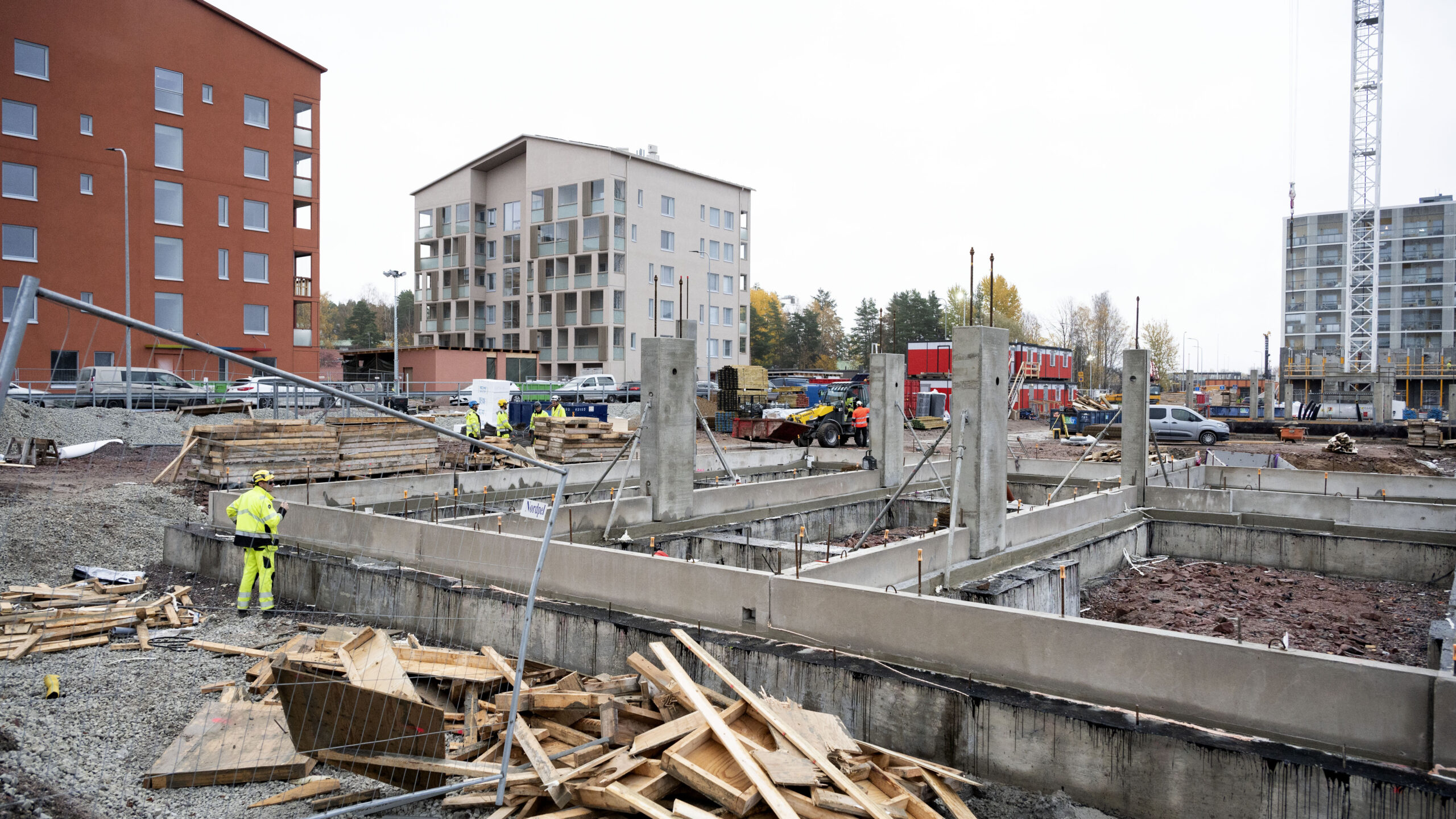 Rungon osuus asuinkerrostalon päästöistä on reilu 50 prosenttia. Kuva kerrostalotyömaalta Espoon Finnoosta.